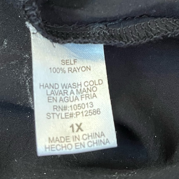 Andree by Unit Black Boho Tunic with Floral Embroidery 1X - Picture 9 of 9